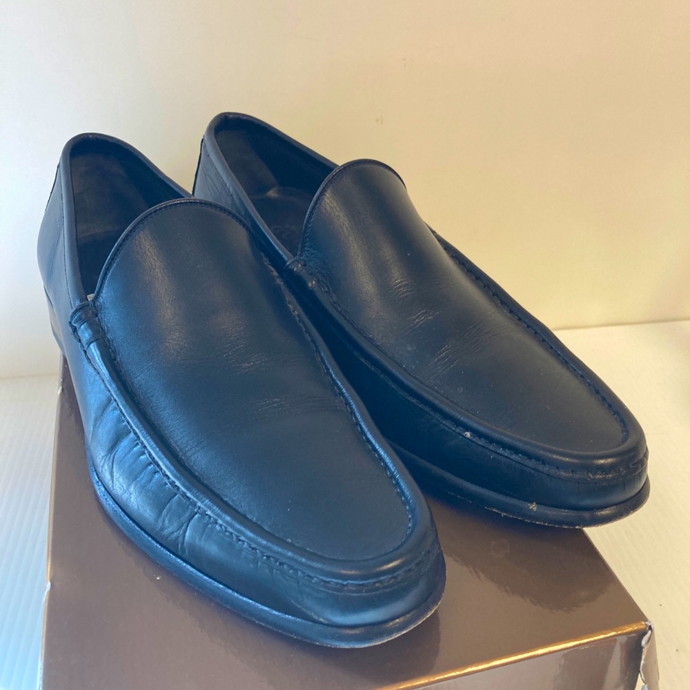 Gucci Mens Black Leather Embossed Loafers Dress Shoes 8.5D F4